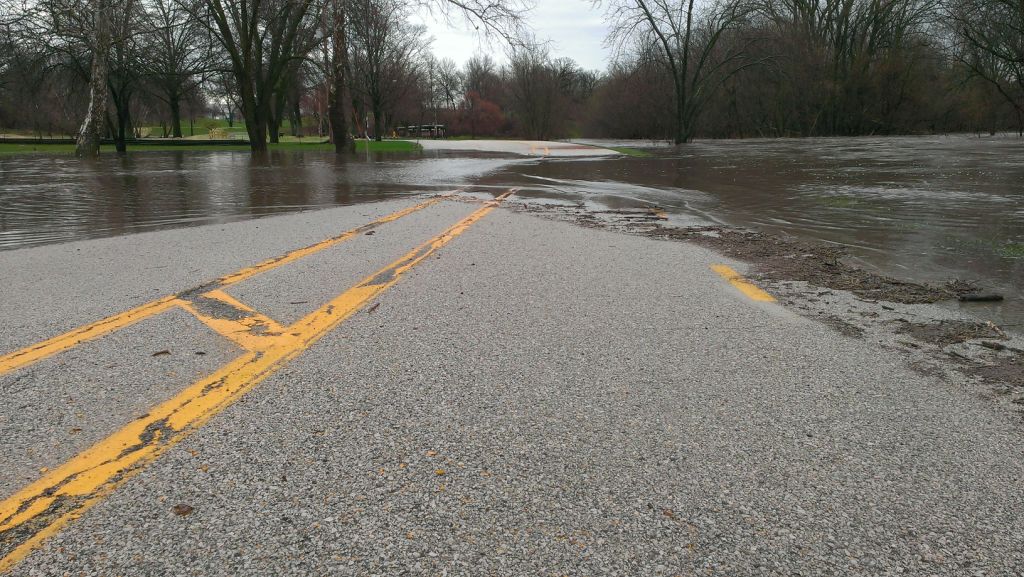 Middle Park lagoon road closed